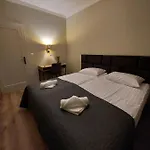 Spacious Two-bedroom In The Center Appartamento *