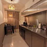 Appartamento Spacious Two-bedroom In The Center