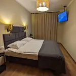 Spacious Two-bedroom In The Center Appartamento