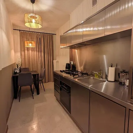 Apartment Spacious Two-bedroom In The Center