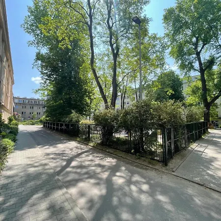 Spacious Two-bedroom In The Center Cracovie
