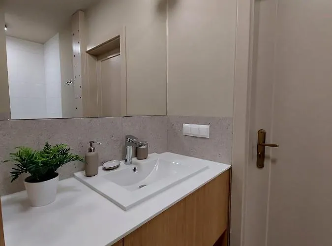 Apartamento Spacious Two-bedroom In The Center