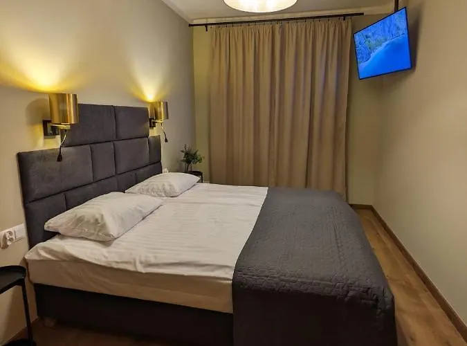 Spacious Two-bedroom In The Center 公寓