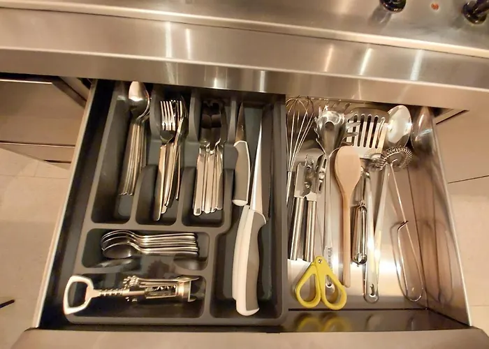 Spacious Two-bedroom In The Center 克拉科夫