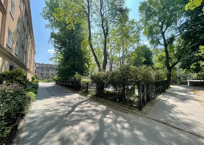 Spacious Two-bedroom In The Center 克拉科夫