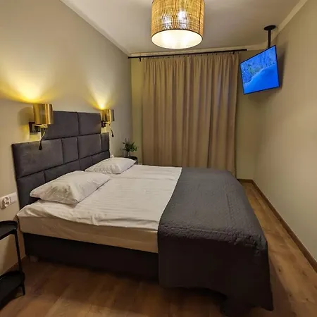 Spacious Two-bedroom In The Center דירה